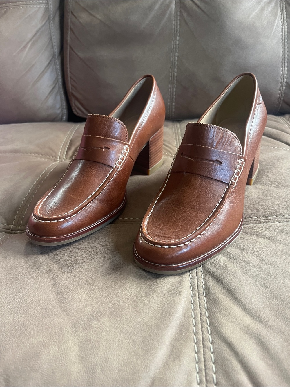 Sperry Women's Seaport Penny Heel Pumps Size 10